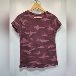 Athleta Wine Camo T-Shirt Women’s Size Medium 100% Cotton‎ Short Sleeve Tee